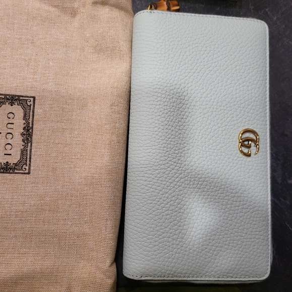 Authentic Gucci Zip around Wallet with Bamboo - Picture 2 of 10
